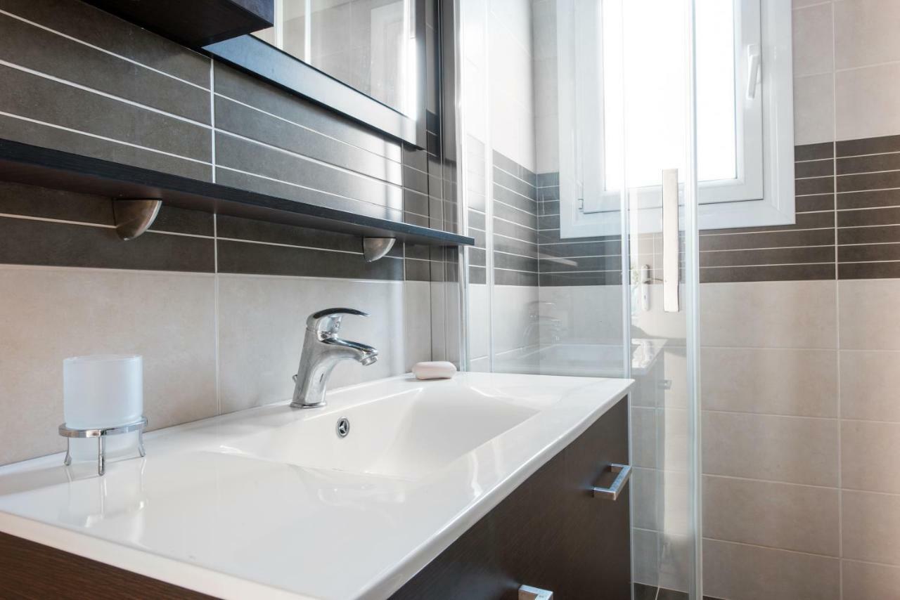Apartmán Top Floor Modern Studio In Central Koropi Exteriér fotografie